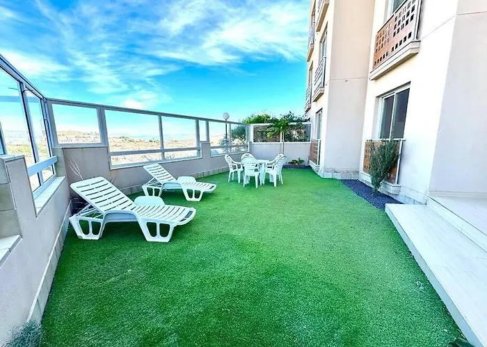 2-Bedroom Apartment With Terrace Vistaroja *